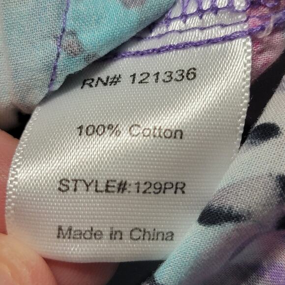 Koi by Kathy Peterson Scrub Blouse Abstract Love & Peace - Size Small - Picture 6 of 6